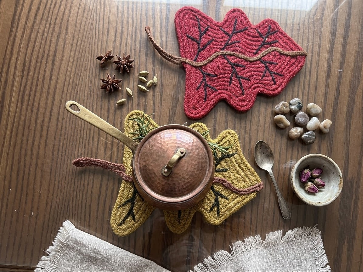 Brown Leaf Trivet