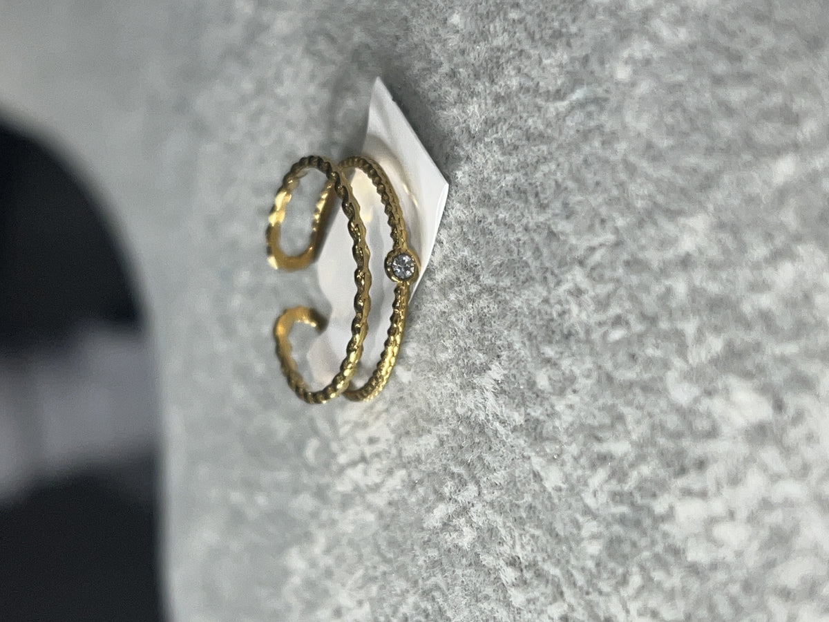 Double band with gem ring
