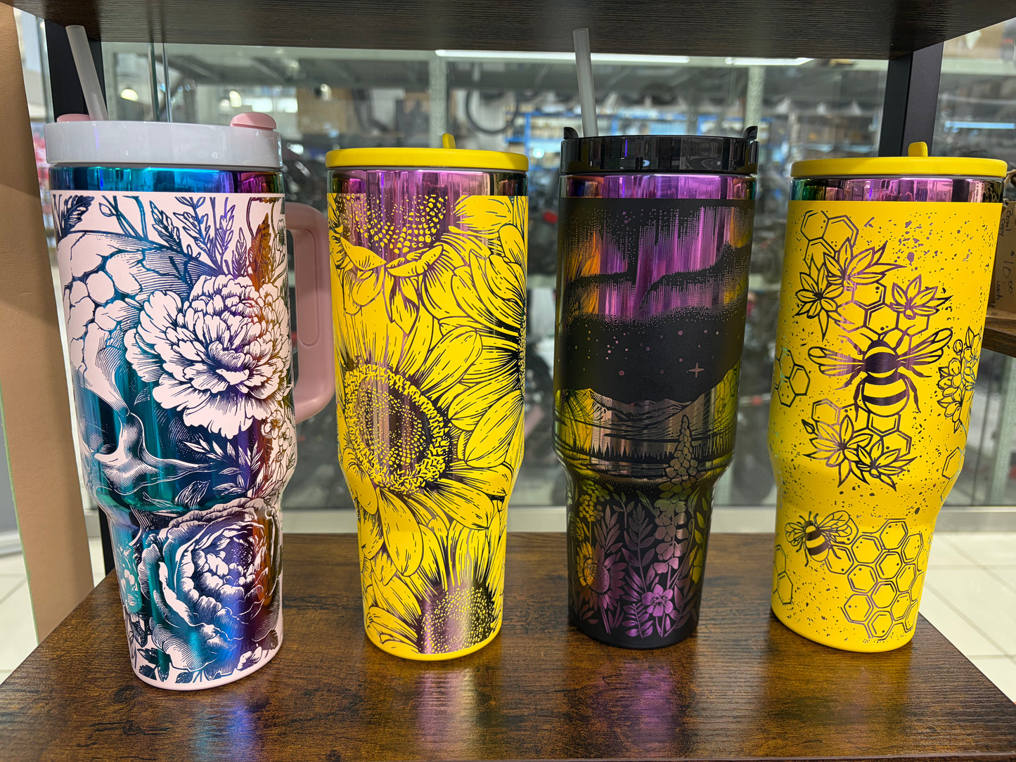 COLOUR-SHIFTING LASER TUMBLERS