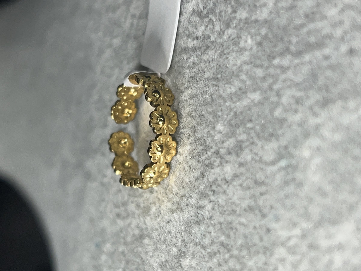Gold Daisy Ring